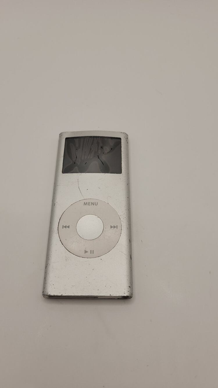 Apple iPod Nano 2GB Silver A1199 MP3 Player Parts Repair Untested Damaged Screen